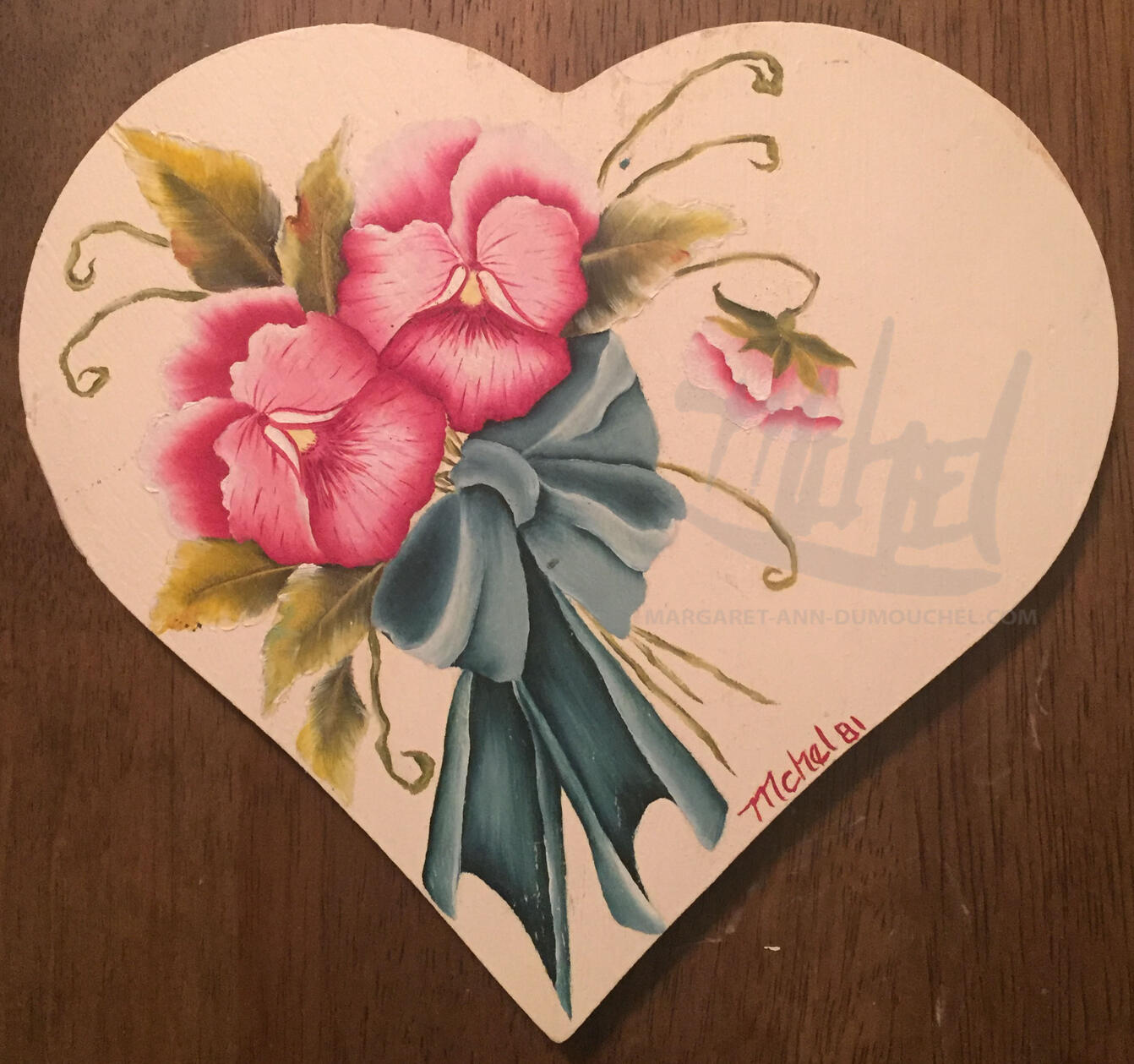 RedFlowerGreenRibonHeart